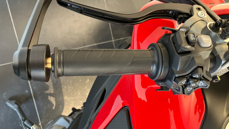 Hypermotard V2 (26MY)